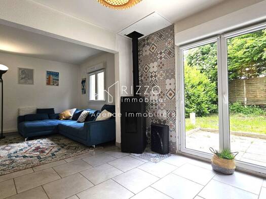Maison à vendre 520 000 € 4 pièces 3 chambres 97 m² 250 m² de terrain Versonnex 01210