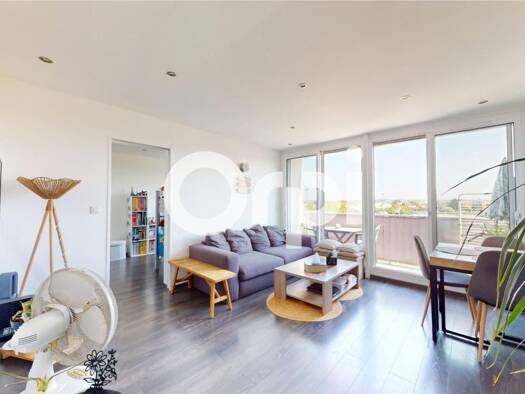 Appartement à vendre 135 000 € 3 pièces 2 chambres 52,44 m² Étage 4/4 La Pagère-Bron Église-Le Terraillon-Saint Jean Bron 69500