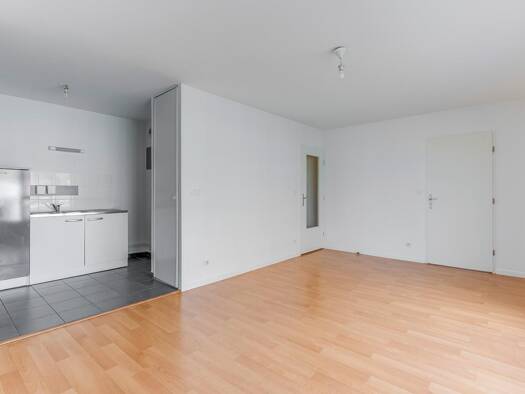 Appartement à louer 698 € 2 pièces 1 chambre 45 m² 1er étage Moulin-Poterie Roubaix 59100