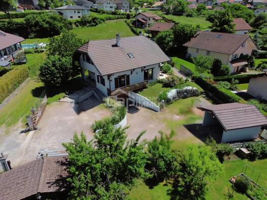 Maison à vendre 685 000 € 6 pièces 5 chambres 160 m² 1 960 m² de terrain Lyaud 74200