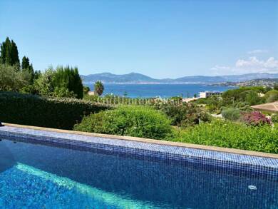 Villa à vendre 1 990 000 € 5 pièces 3 chambres 220 m² 1 250 m² de terrain Les Jardins de l'Empereur Ajaccio 20000