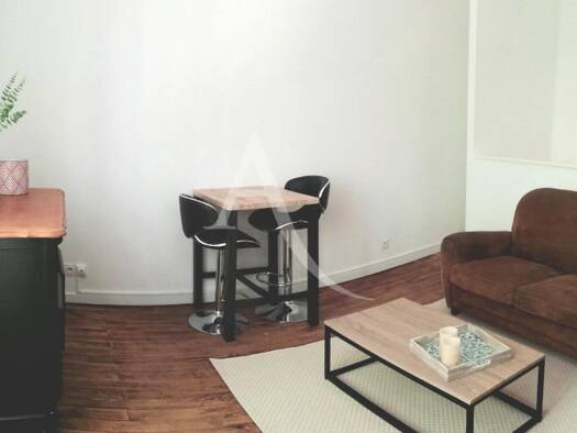 Appartement à louer 500 € 2 pièces 1 chambre 33 m² RDC/2 Commerce-Marchoux Fontenay-le-Comte 85200