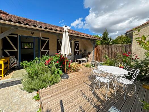 Maison de plain-pied à vendre 198 720 € 4 pièces 3 chambres 102 m² 590 m² de terrain Annesse-et-Beaulieu 24430