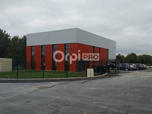 Local d'activités à louer 6 042 € 450 m² d'espace de stockage Reims 51100