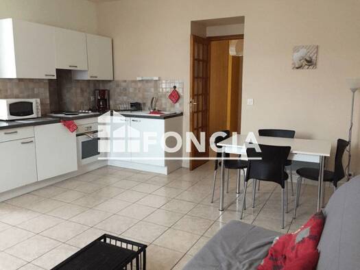 Appartement à louer 672 € 3 pièces 2 chambres 55 m² RDC/3 Sud Est Perros-Guirec 22700