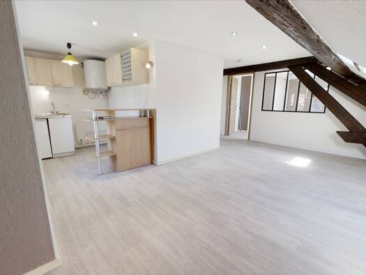 Appartement à louer 400 € 2 pièces 1 chambre 34,1 m² Étage 1/1 Beure 25720