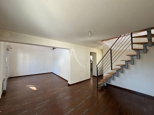 Appartement à louer 1 098 € 3 pièces 4 chambres 77 m² Étage 2/2 Centre Ville-Cathédrale-Marché-Grande Île-Clos Godet Meaux 77100