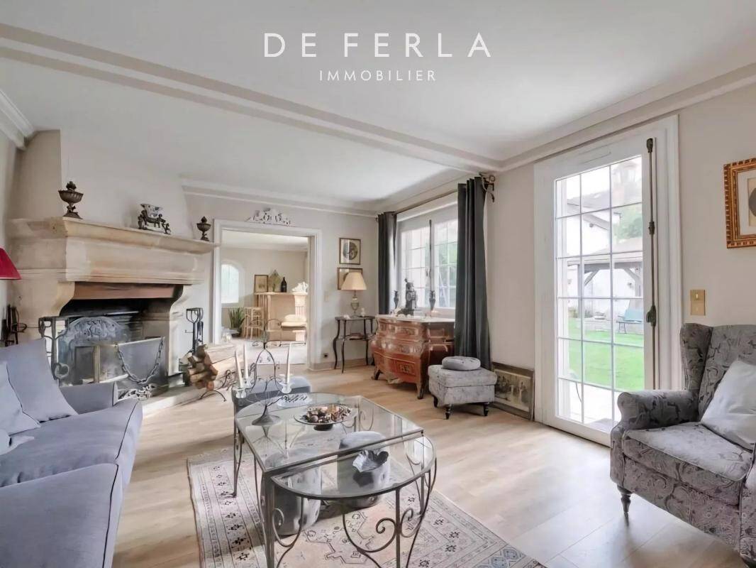 Maison à vendre, 225m², SAINT MAUR DES FOSSES