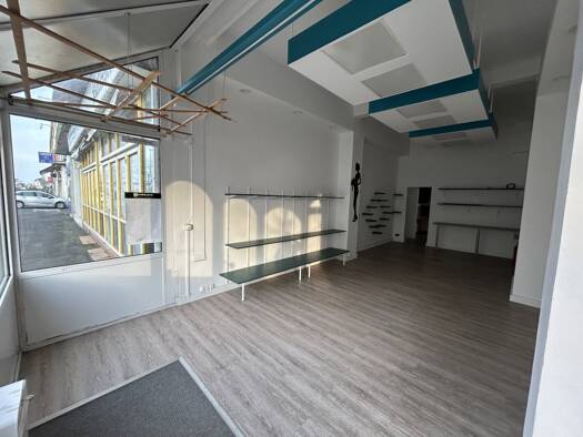 Local commercial à louer 550 € 49 m² de surface de vente Saumur 49400