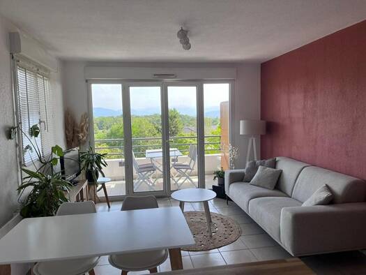 Appartement à louer 1 250 € 2 pièces 1 chambre 38,8 m² dès le 04/05/2026 Est Gex 01170