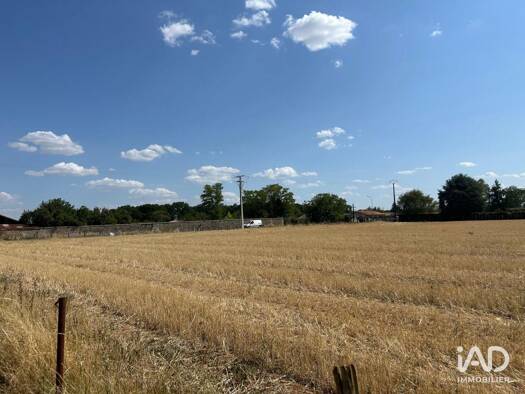 Terrain constructible à vendre 33 000 € 1 000 m² de terrain Liniers 86800