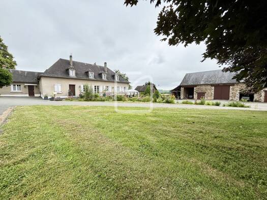 Maison à vendre 399 000 € 13 pièces 8 chambres 261 m² 8 842 m² de terrain Arnac-Pompadour 19230