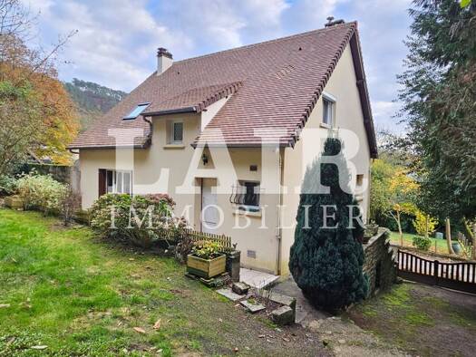 Maison à vendre 165 000 € 7 pièces 4 chambres 110 m² 3 400 m² de terrain Saint Leonard des Bois 72130