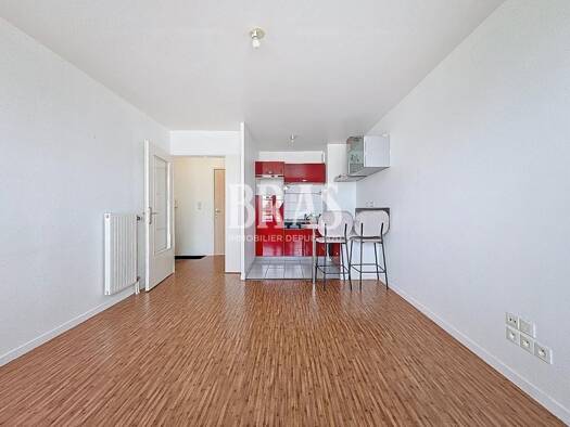 Appartement à louer 659 € 2 pièces 1 chambre 38 m² 1er étage Les Couëts Est Bouguenais 44340