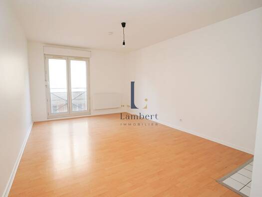 Appartement à louer 590 € 1 pièce 28 m² Étage 1/3 Coulee Verte Meulan-en-Yvelines 78250