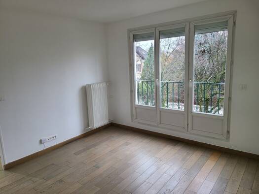 Appartement à louer 630 € 1 pièce 29,4 m² Étage 3/3 Livry-Gargan 93190