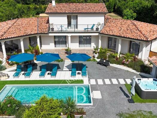 Maison à vendre 699 000 € 9 pièces 5 chambres 240 m² 12 000 m² de terrain Saint Privat en Périgord 24410