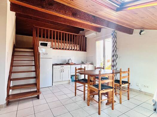 Appartement à louer 650 € 1 pièce 24 m² 1er étage Nord Le Pradet 83220