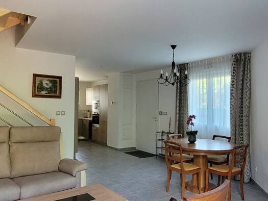 Maison à vendre 350 000 € 4 pièces 3 chambres 89 m² 140 m² de terrain Valserhône 01200
