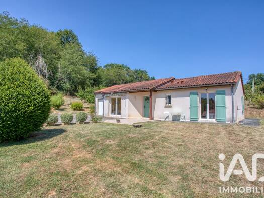 Maison de plain-pied à vendre 220 000 € 4 pièces 3 chambres 95 m² 2 091 m² de terrain Vitrac 24200