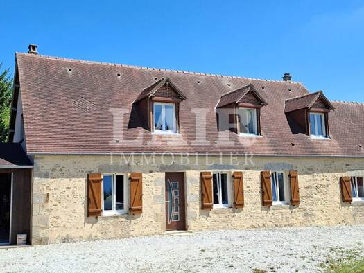 Maison à vendre 279 575 € 6 pièces 4 chambres 268 m² 2 379 m² de terrain Sees 61500