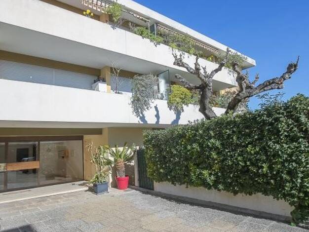 Appartement à vendre 275 000 € 2 pièces 1 chambre 58 m² RDC/2 Sainte Anne Marseille 8ème arrondissement 13008