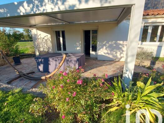 Maison de plain-pied à vendre 420 000 € 5 pièces 4 chambres 251 m² 9 900 m² de terrain Chanverrie 85130