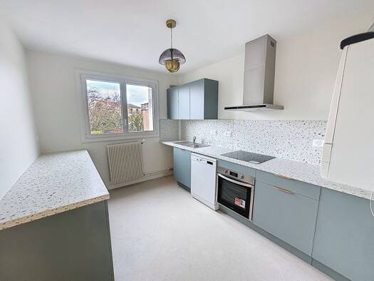 Appartement à louer 760 € 4 pièces 2 chambres 84 m² Étage 1/5 Cité Universitaire-Albert Thomas Limoges 87000