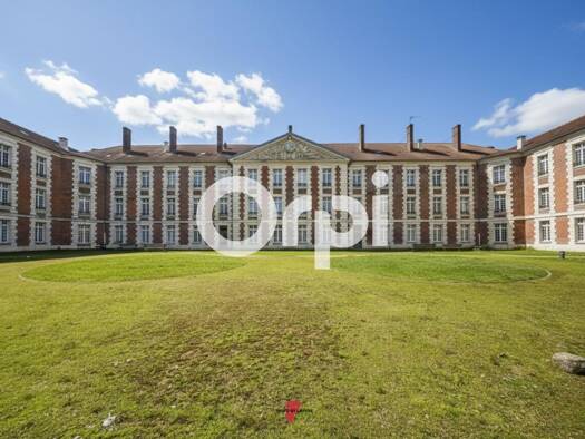 Appartement à vendre 76 900 € 4 pièces 3 chambres 148,7 m² La Fère 02800