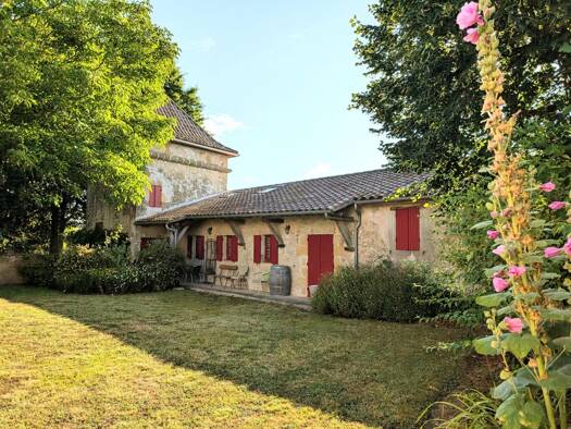 Villa à vendre 699 900 € 15 pièces 11 chambres 554 m² 58 722 m² de terrain Meilhan-sur-Garonne 47180