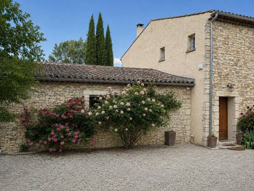 Maison à vendre 1 350 000 € 8 pièces 5 chambres 240 m² 84 784 m² de terrain Forcalquier 04300