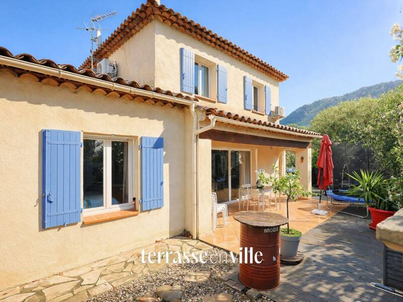 Maison à vendre, 135m², LE REVEST LES EAUX