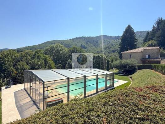 Maison à vendre 795 000 € 7 pièces 4 chambres 218 m² 20 356 m² de terrain Jaujac 07380