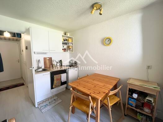 Appartement à vendre 140 000 € 1 pièce 24 m² Étage 1/3 Nord Thônes 74230