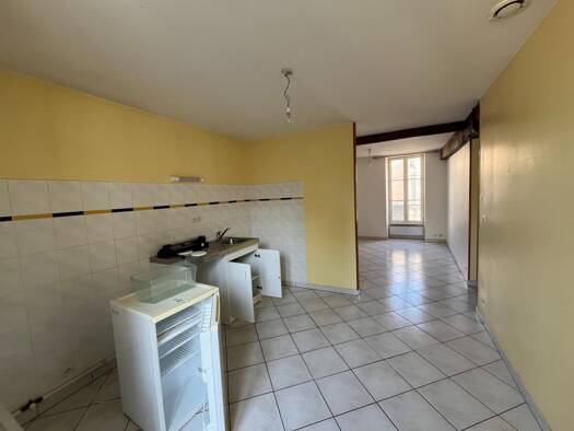 Appartement à louer 835 € 2 pièces 1 chambre 46 m² Étage 1/2 Etampes 91150