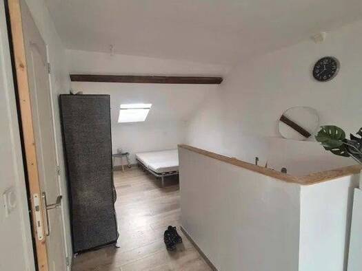 Appartement à louer - logement étudiant 450 € 1 pièce 19 m² 2ème étage Valserhône 01200