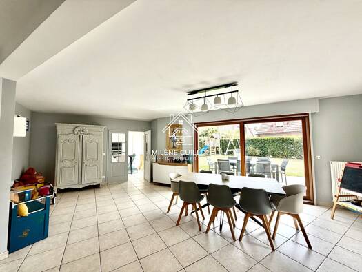 Maison à vendre 590 000 € 5 pièces 4 chambres 176 m² 611 m² de terrain Quesnoy-sur-Deûle 59890