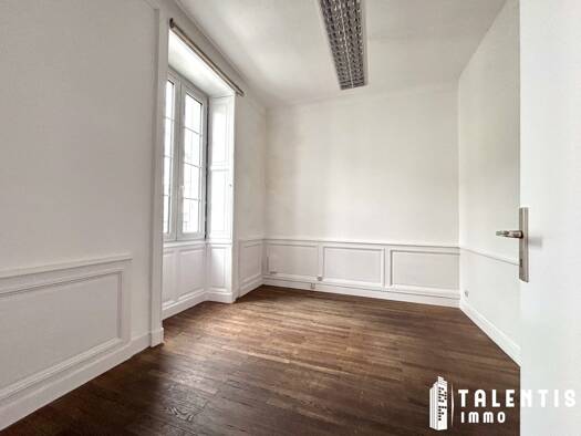 Maison à vendre 545 000 € 12 pièces 1 chambre 209 m² 437 m² de terrain Pont Rousseau Rezé 44400