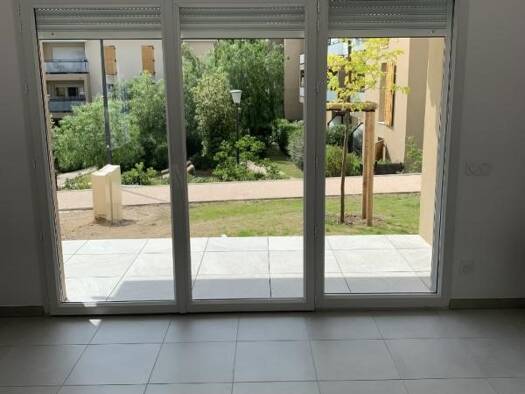 Appartement à louer 768 € 3 pièces 2 chambres 58 m² RDC Collettes Est Draguignan 83300