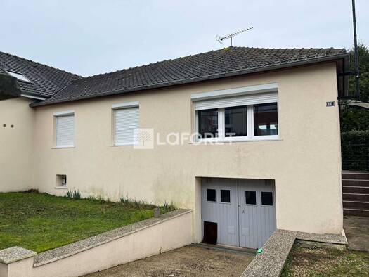 Maison à louer 900 € 4 pièces 2 chambres 66 m² 350 m² de terrain Le Val d'Hazey 27940