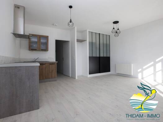 Appartement à louer 850 € 4 pièces 3 chambres 63 m² Étage 1/2 Nay 64800