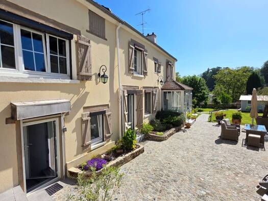Maison à vendre 435 000 € 7 pièces 4 chambres 175 m² 887 m² de terrain Viarmes 95270