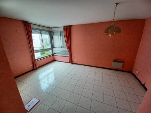 Appartement à vendre 88 200 € 3 pièces 2 chambres 71,5 m² Étage 2/3 Nevers 58000