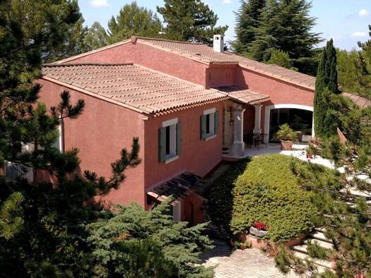 Maison à vendre 720 000 € 5 pièces 4 chambres 172 m² 3 024 m² de terrain St Saturnin les Apt 84490