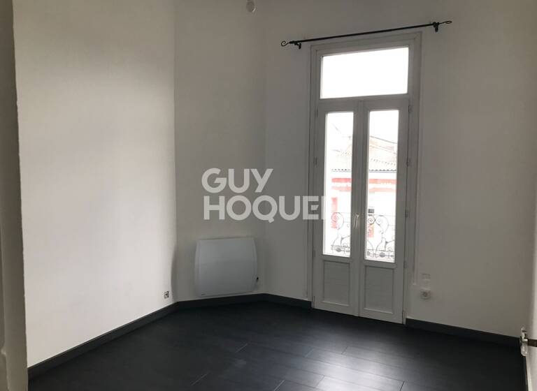 Appartement à louer 678 € 3 pièces 2<br/>chambres 51 m²<br/>superficie 1er<br/>étage Capucins-Saint Michel-Nansouty-Saint Genès Bordeaux 33800