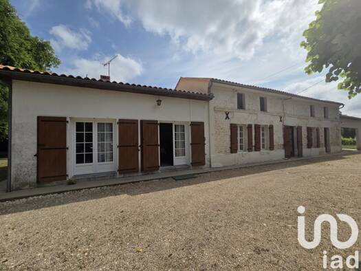 Maison à vendre 230 000 € 5 pièces 3 chambres 123 m² 2 600 m² de terrain Chamouillac 17130