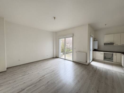 Appartement à louer 1 327 € 4 pièces 3 chambres 78,9 m² RDC Palaiseau 91120