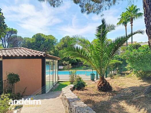 Appartement à vendre 510 000 € 4 pièces 2 chambres 78 m² 1 étages Aiguebonne Saint-Raphaël 83700