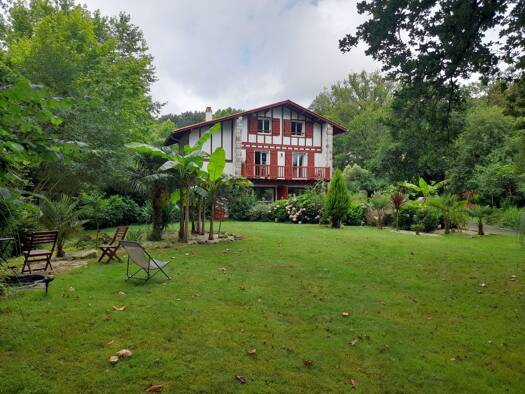 Maison à vendre 850 000 € 8 pièces 6 chambres 205 m² 2 900 m² de terrain Mendi-Choko-Karrikatxar-Olhette Urrugne 64122