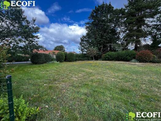 Terrain constructible à vendre 86 884 € 812 m² de terrain Stade Jules Ferry-Vallette Bressuire 79300